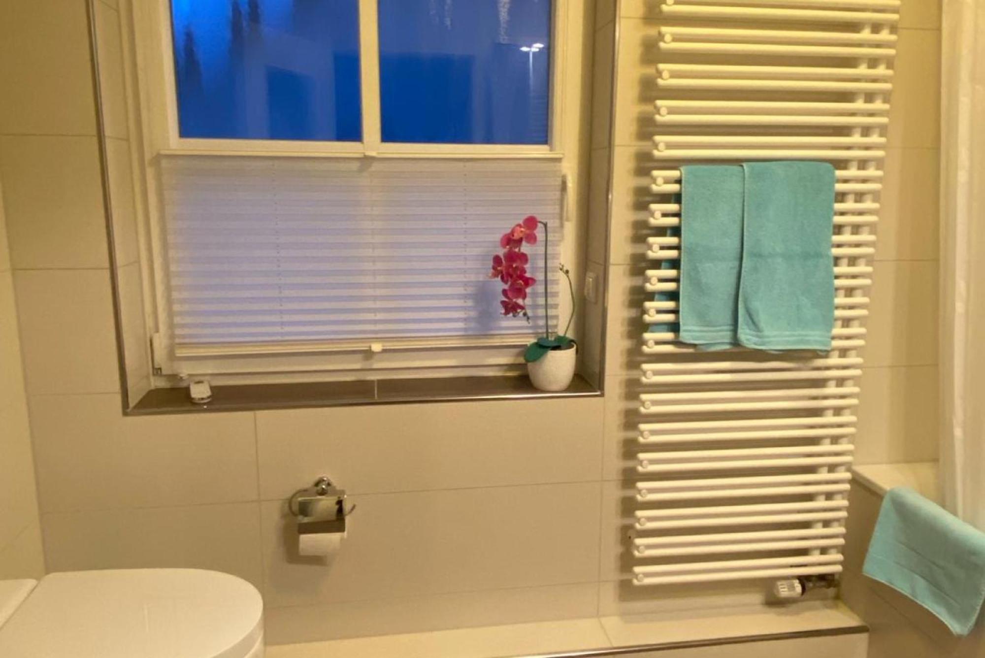 Private With Own Bathroom * Hanower