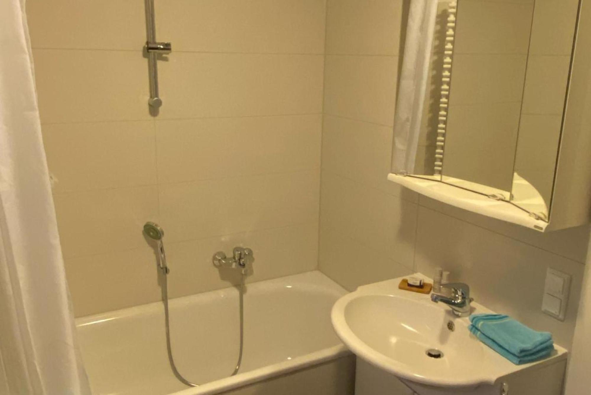 Private With Own Bathroom Hanower